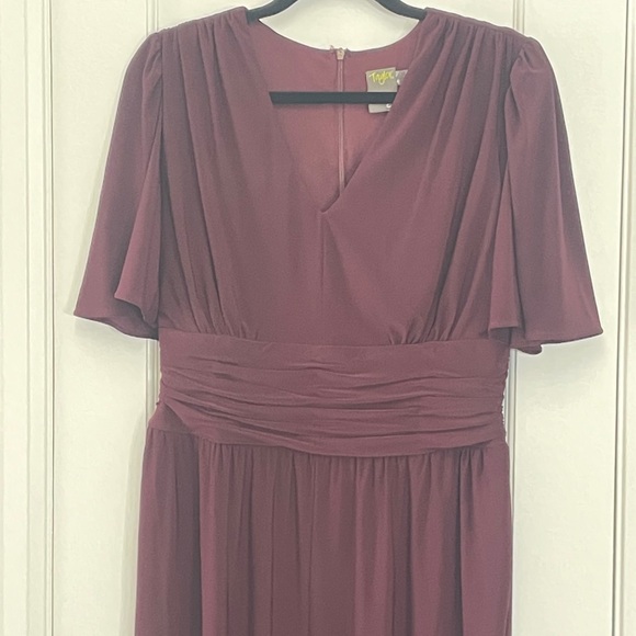 Jumpsuit by Taylor - Picture 9 of 9